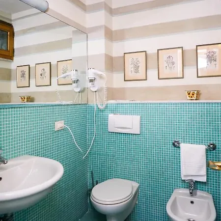 Sleeps 4 Pool Air Con *