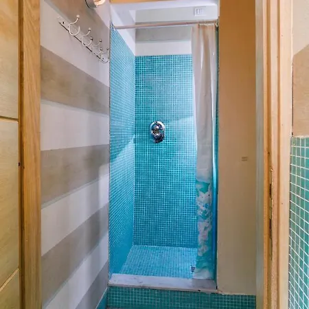 Sleeps 4 Pool Air Con * 马格拉新堡